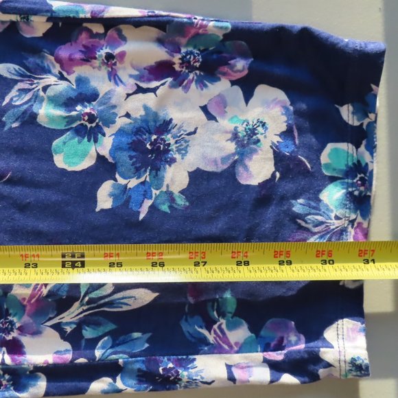 Women's Croft & Barrow Pajama Top and Pajama Capri Set - Picture 10 of 10